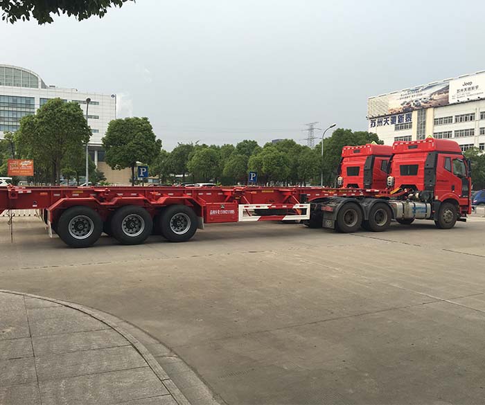 大型危品運(yùn)輸車(chē)